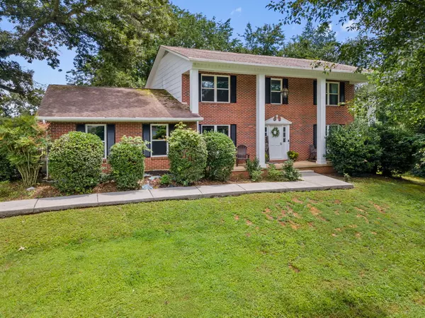 347 Bowman Bend RD, Harriman, TN 37748