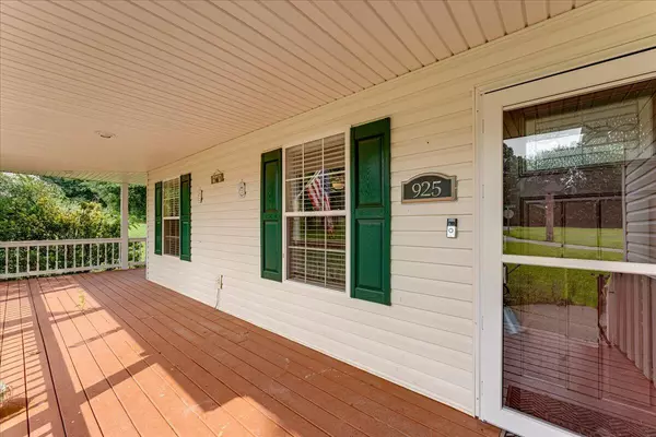 Whitwell, TN 37397,925 Magnolia AVE