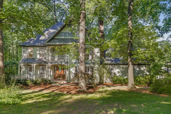 211 Mathes LN,  Signal Mountain,  TN 37377