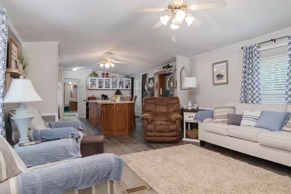 Rossville, GA 30741,927 Lakeview DR