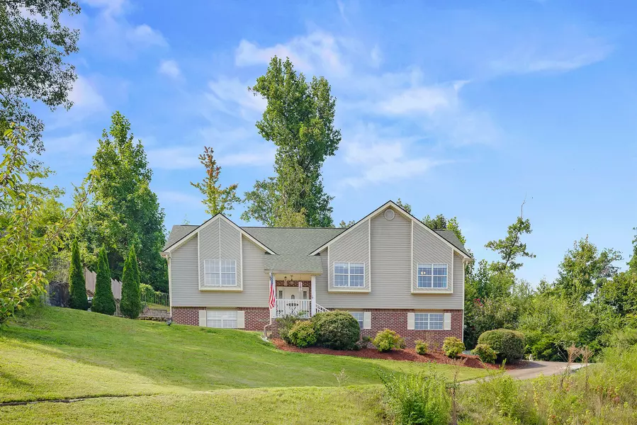 8306 Harvest Oak LN, Chattanooga, TN 37421