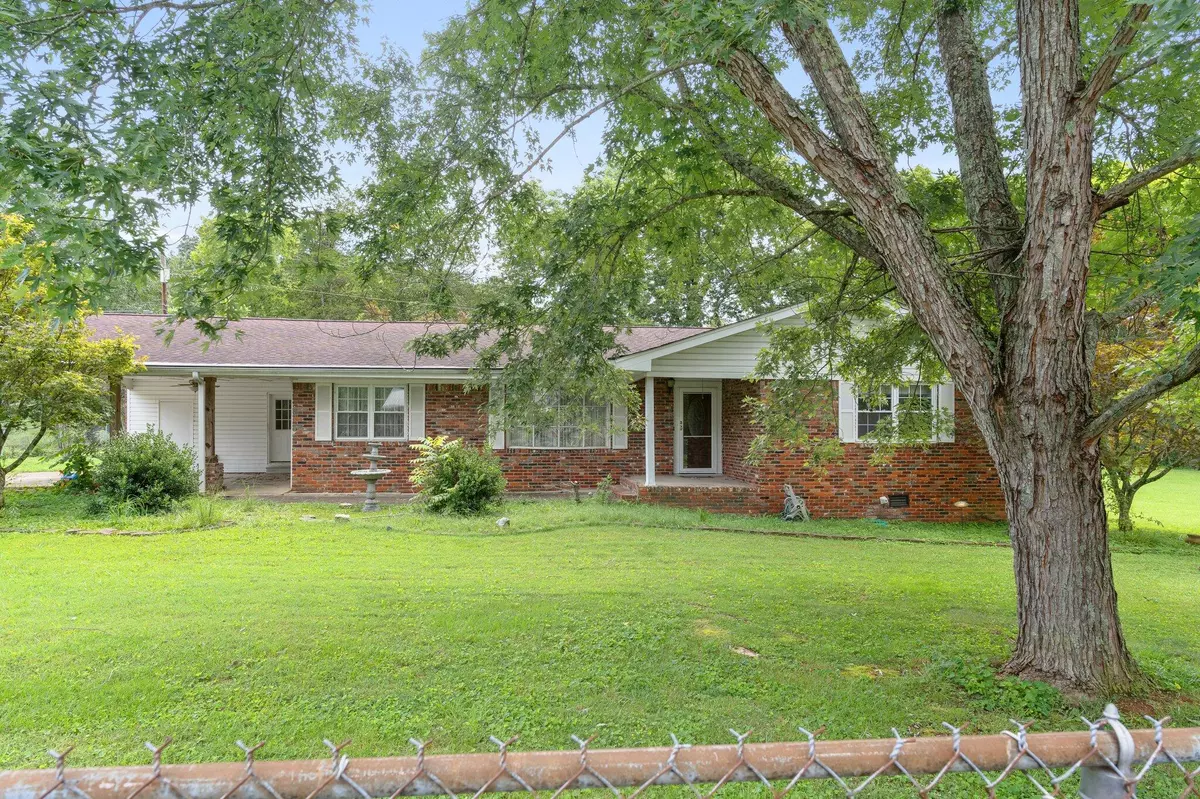 Hixson, TN 37343,7821 Parkshore CIR