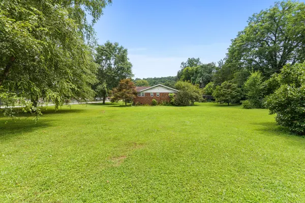 Hixson, TN 37343,7821 Parkshore CIR