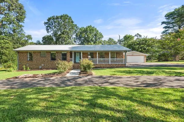 136 Sand Mountain DR, Rainsville, AL 35986