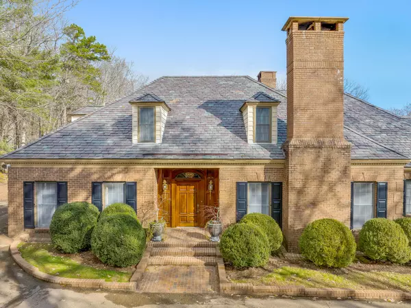 Lookout Mountain, TN 37350,119 Dogwood DR