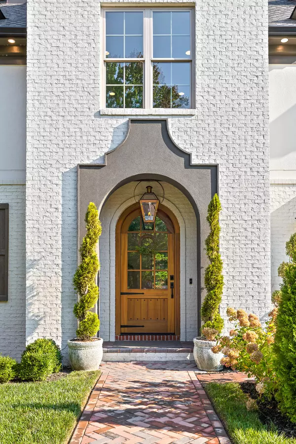 Signal Mountain, TN 37377,2313 Dogwood Grove CIR
