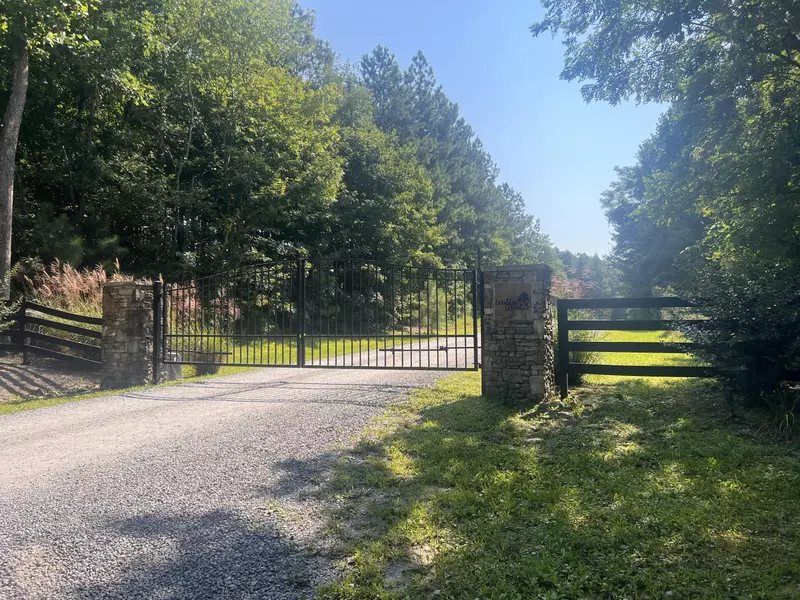 23 Walden DR, Signal Mountain, TN 37377