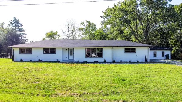 157 Sandra LN, Crossville, TN 38555