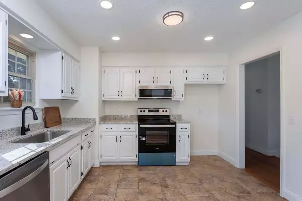 Hixson, TN 37343,8157 Richland DR