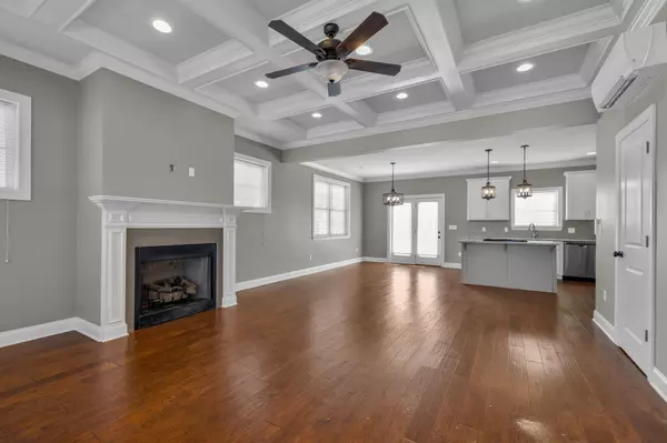 Chattanooga, TN 37406,2572 Waterhaven DR