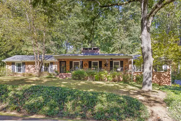 841 Ravine RD, Signal Mountain, TN 37377