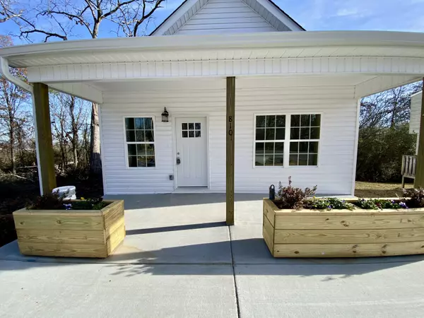 Chattanooga, TN 37411,810 Aubrey AVE