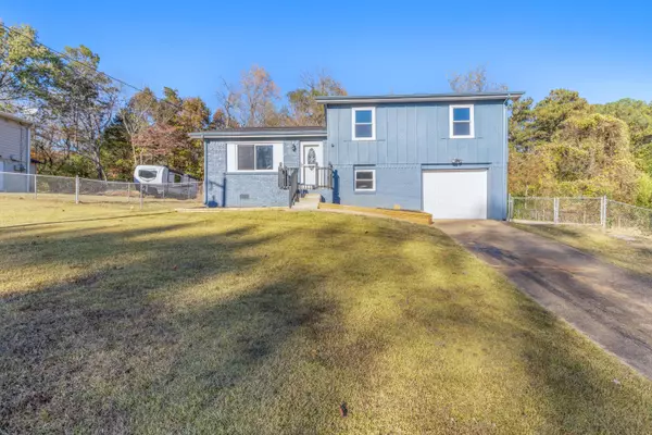 1169 Green Grove DR, Hixson, TN 37343