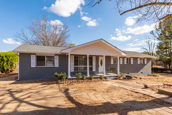 18 Walker RD, Rossville, GA 30741