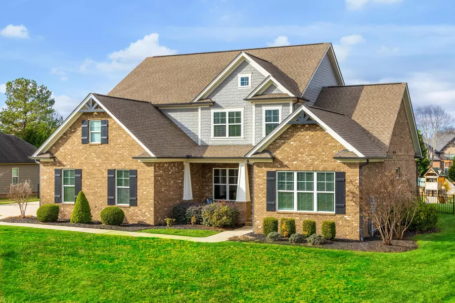 8083 Transom CIR, Ooltewah, TN 37363