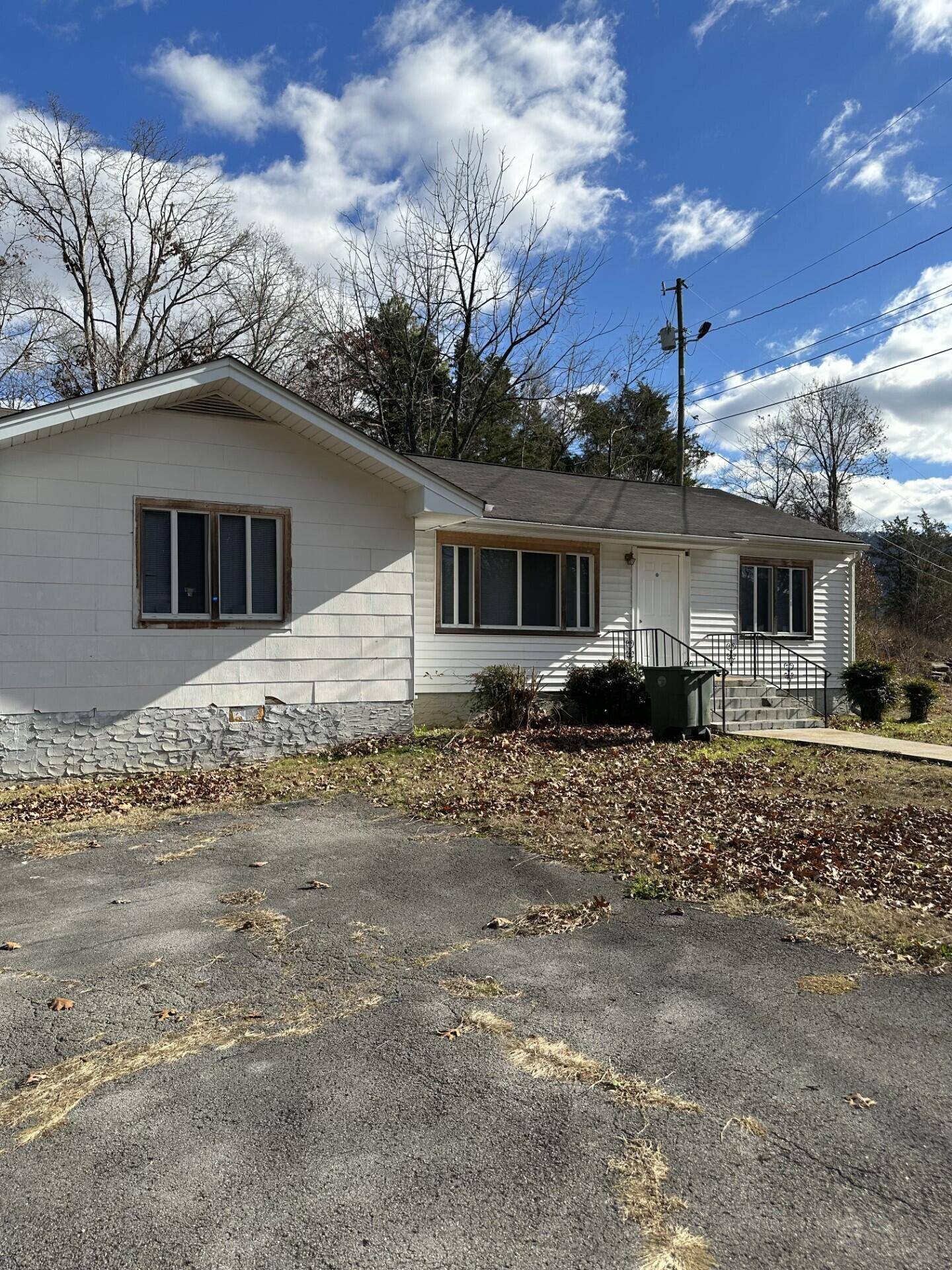 8 Hemlock CIR, Chattanooga, TN 37419