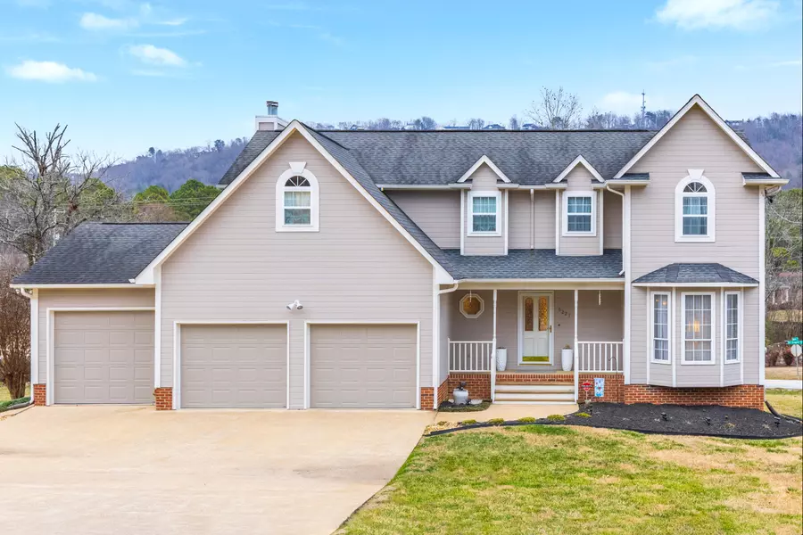 9227 Carriage LN, Ooltewah, TN 37363