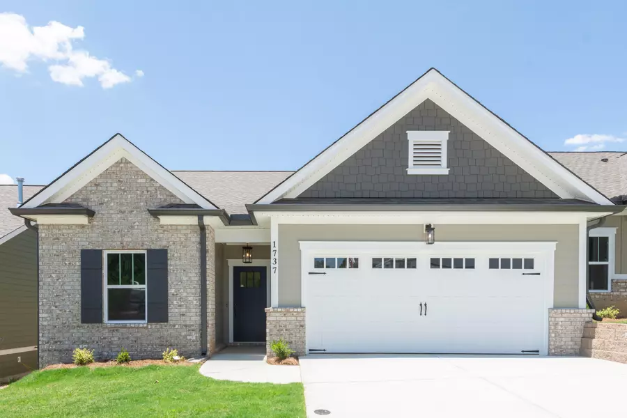 1737 Whisper Winds LN, Ooltewah, TN 37363