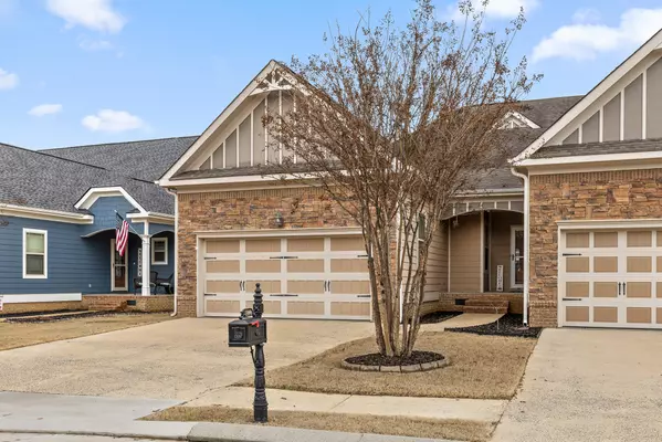 Ooltewah, TN 37363,8244 Towncreek CIR