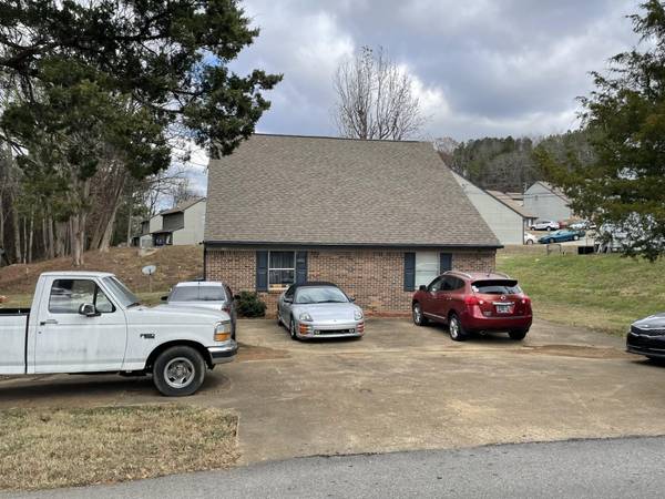 709/713 Weeks DR, Cleveland, TN 37312