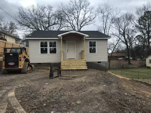 15 Magnolia ST, Rossville, GA 30741