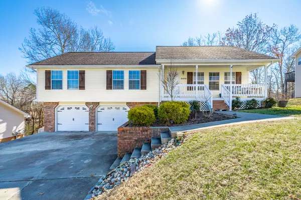 6806 Sawtooth DR, Ooltewah, TN 37363