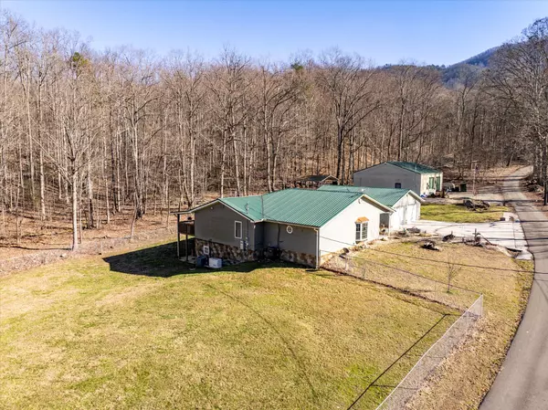 Dandridge, TN 37725,2954 Peacock LN