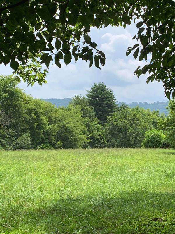 6880 Snow Hill RD,  Ooltewah,  TN 37363