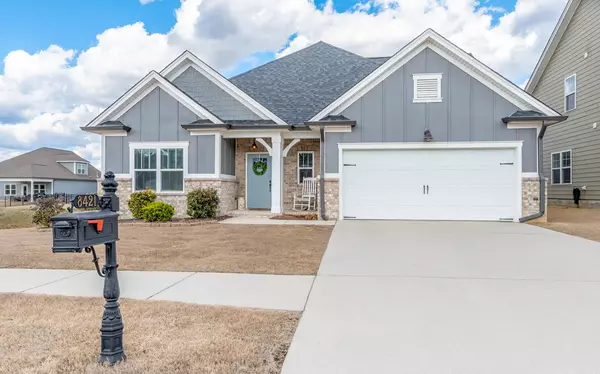 Ooltewah, TN 37363,8421 Black Walnut DR