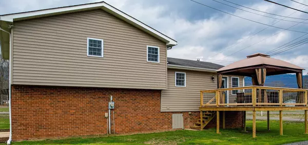 Whitwell, TN 37397,120 Shirley LOOP