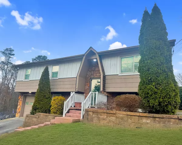 1505 Chester RD, Hixson, TN 37343