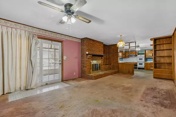 Signal Mountain, TN 37377,595 Miller RD