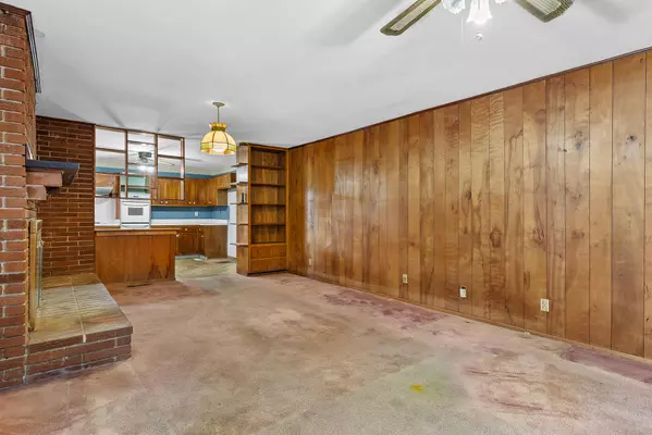 Signal Mountain, TN 37377,595 Miller RD