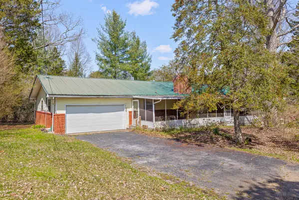 595 Miller RD, Signal Mountain, TN 37377