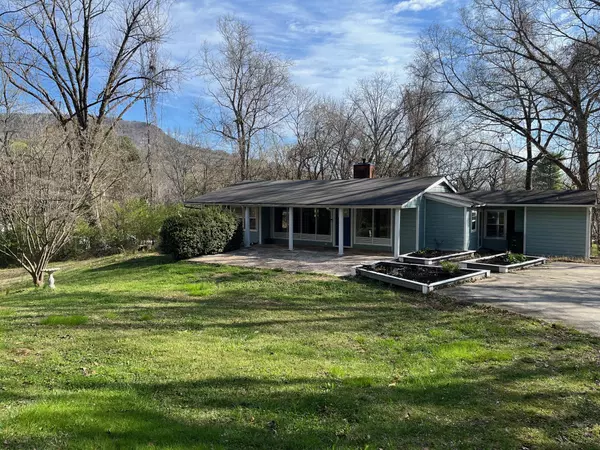 602 Magnolia AVE, South Pittsburg, TN 37380