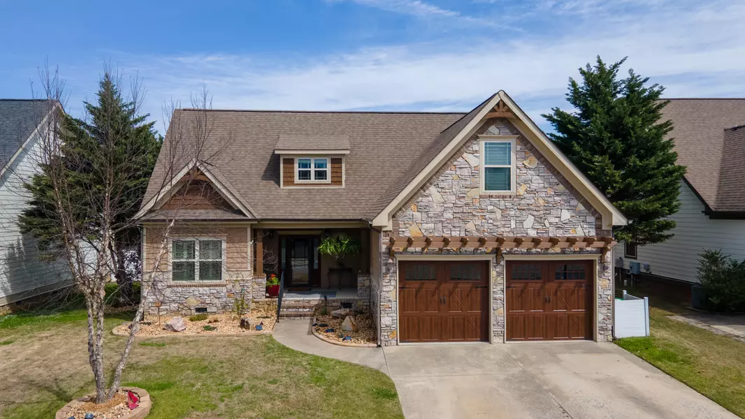 8653 Seven Lakes DR, Ooltewah, TN 37363