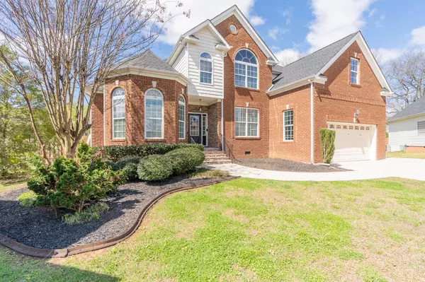 8326 Chipwood CT, Ooltewah, TN 37363