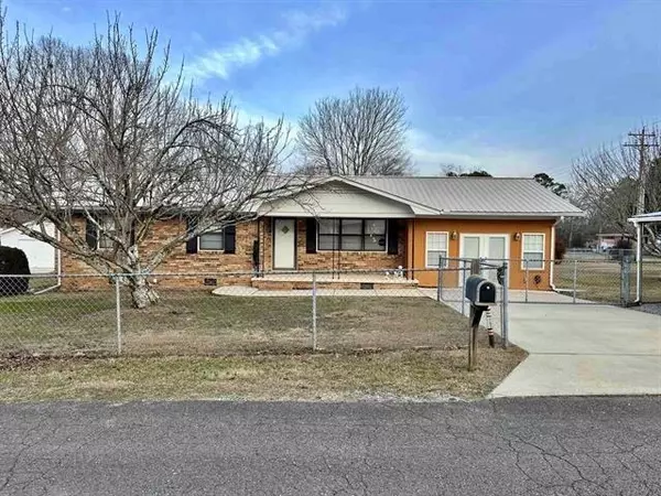 38 Durand ST, Section, AL 35771