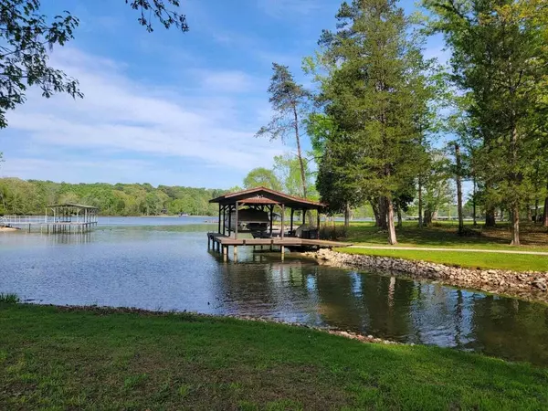 Spring City, TN 37381,555 Scenic Lakeview DR