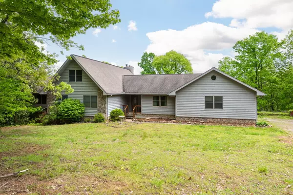 11916 Burchard RD, Soddy Daisy, TN 37379