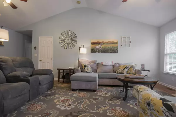 Birchwood, TN 37308,6571 Grazing LN