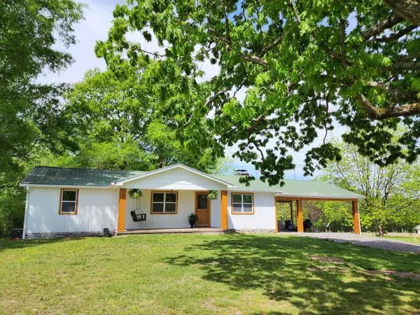 Mentone, AL 35984,329 Gray RD