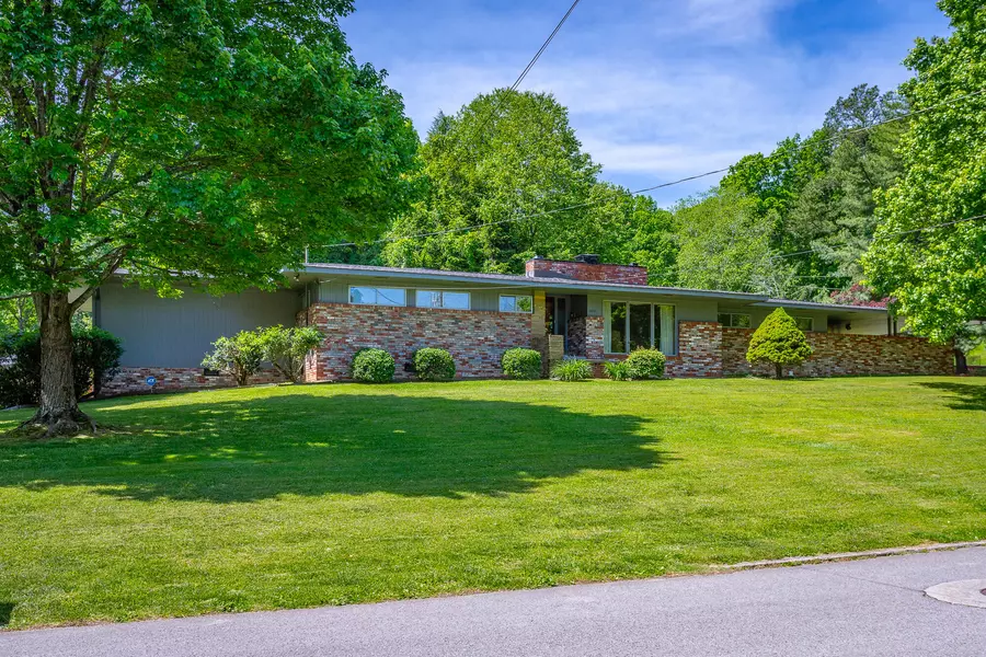 2429 Walnut DR, Cleveland, TN 37311