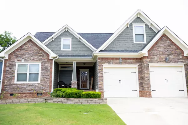 8217 Robertsview DR, Ooltewah, TN 37363