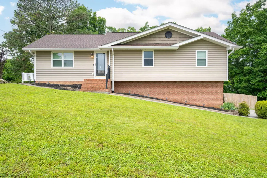 109 Shady Brook LN, Ringgold, GA 30736