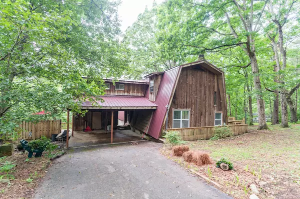 Signal Mountain, TN 37377,1630 Rustic Homes LN