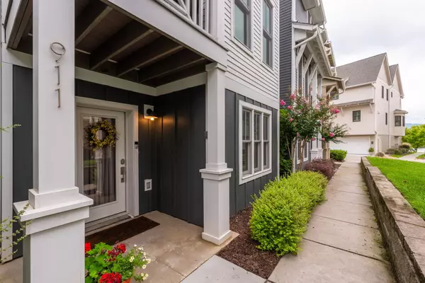 911 Islander WAY, Chattanooga, TN 37402