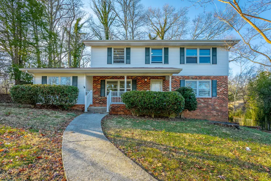 1311 Brockton DR, Signal Mountain, TN 37377