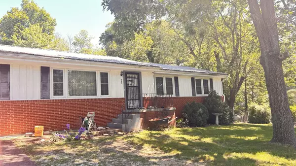205 Hilltop DR, Rossville, GA 30741