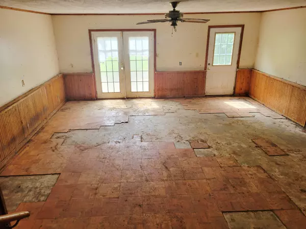 Whitwell, TN 37397,158 Spring ST